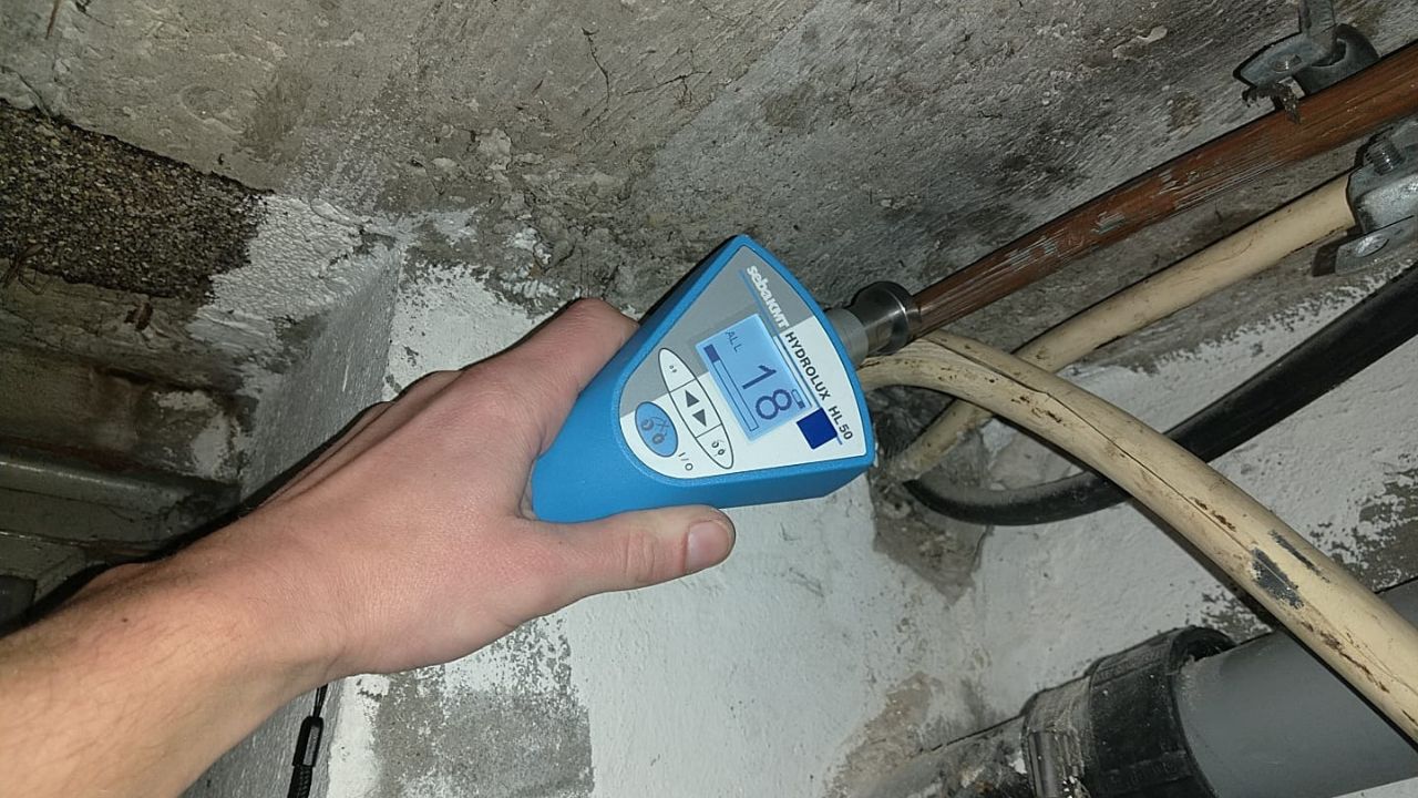Leckageortung bei Wasserschäden im Gebäude als Leistung von Drake Ortungstechnik im Raum Paderborn